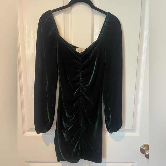 Aura Dresses Emerald Green Velvet Party Dress Poshmark